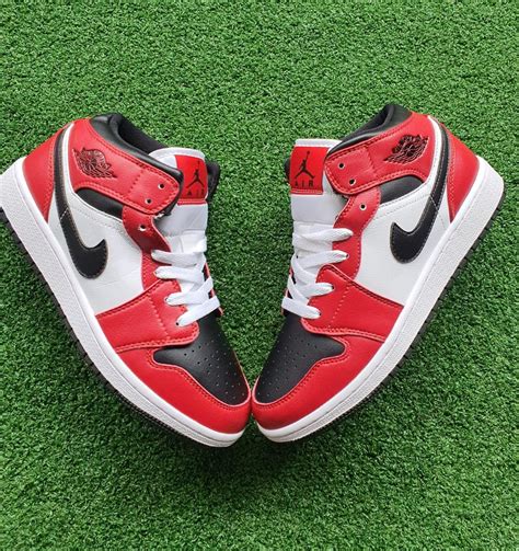 air jordan 1 sneakers.